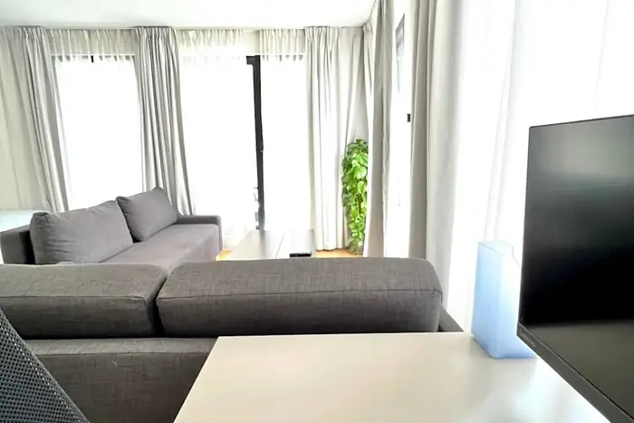 Chic Brussels Studio with Private Balcony near Grand Place – Sleeps 4