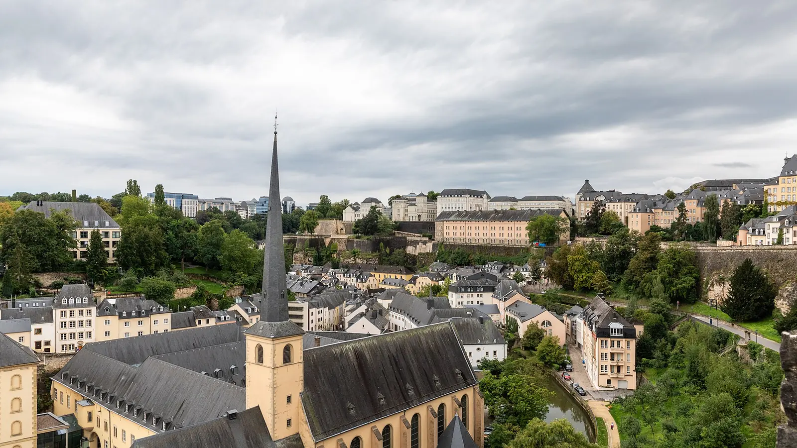 Luxembourg (LU), Grund und Église Saint-Jean -- 2023 -- 8132